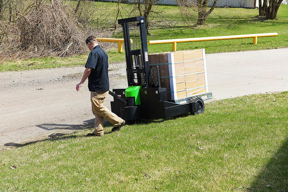 Application of Electric Off-road  Rough Terrain Pallet Stacker