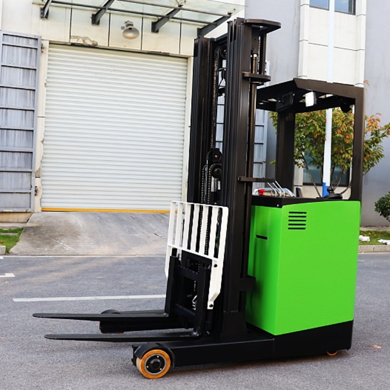 Reach truck